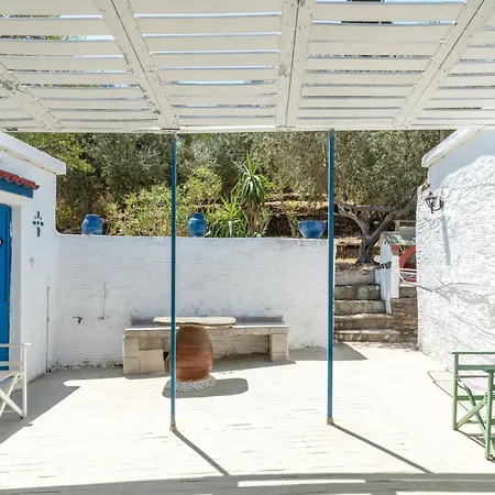 Andros Traditional House * Episkopion (Andros)