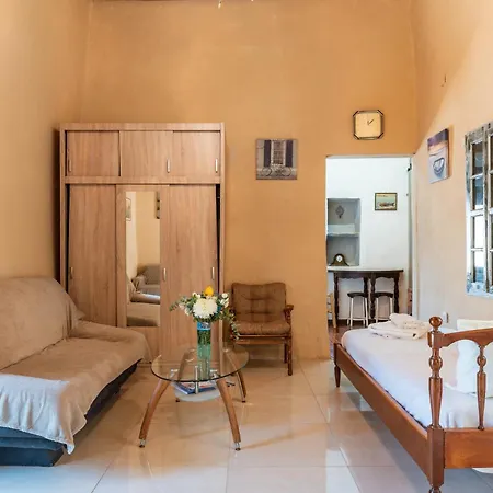 Andros Traditional House بيت للعطل