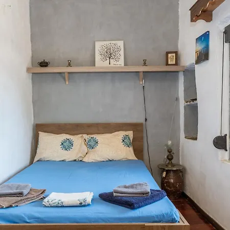 펜션 Andros Traditional House